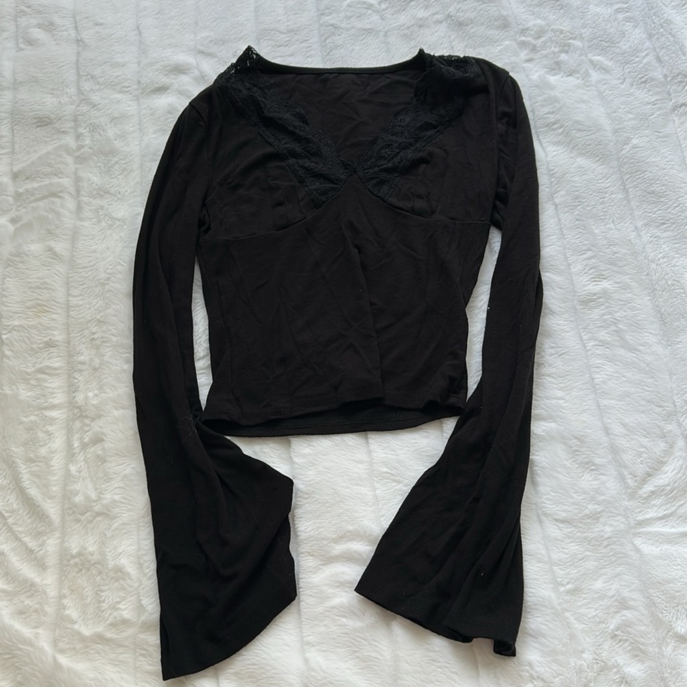 Black Lace V-Neck Long Sleeve Top - Picture 4 of 8